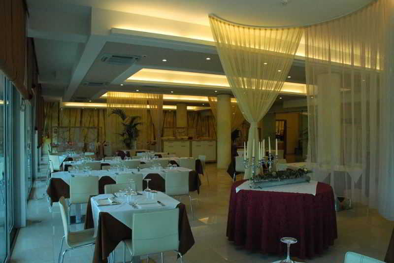 Hotel Rivus Пескьера-дель-Гарда Экстерьер фото