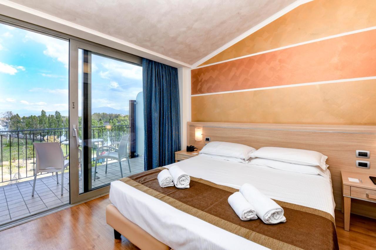 Hotel Rivus Пескьера-дель-Гарда Экстерьер фото
