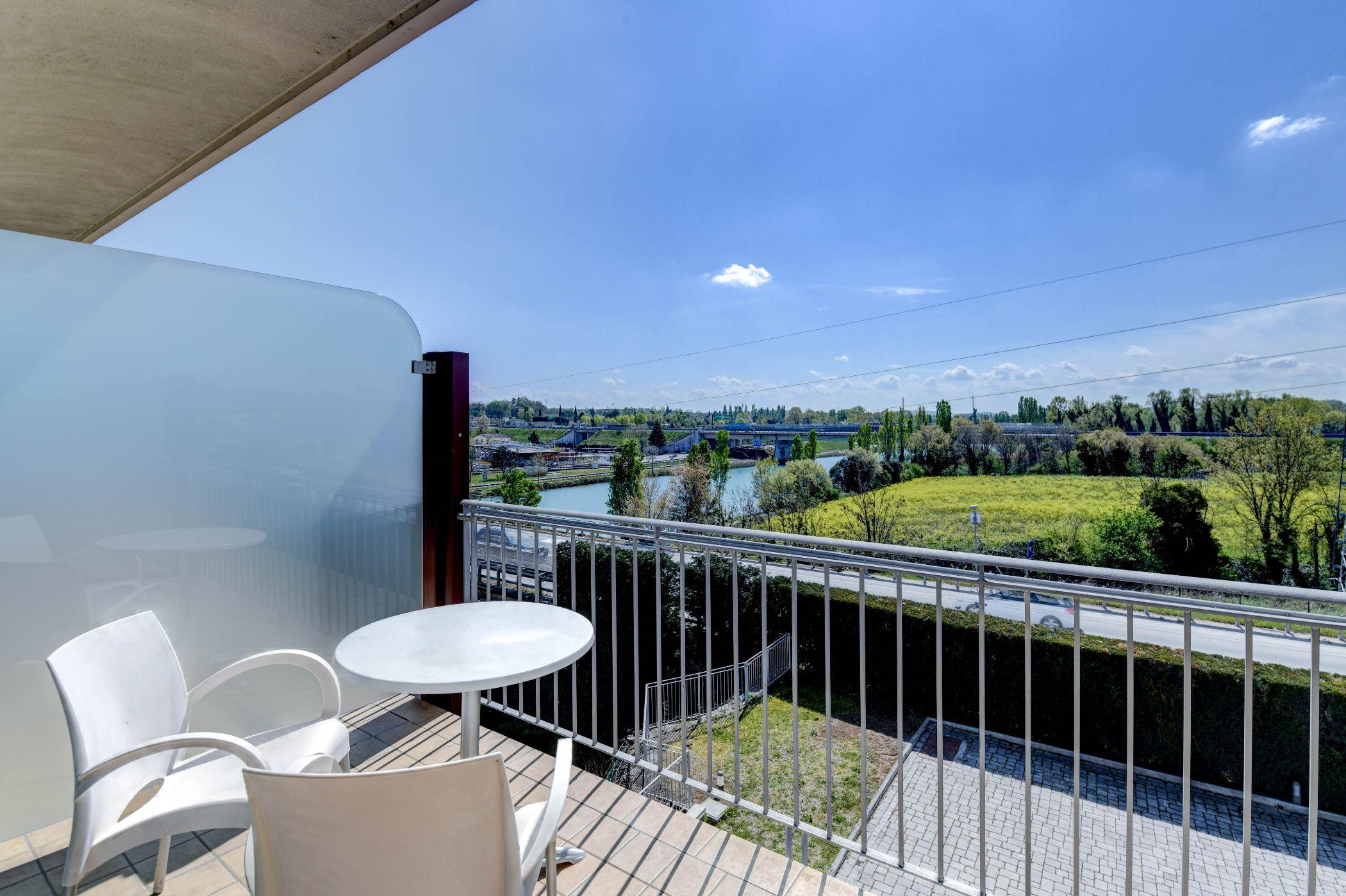 Hotel Rivus Пескьера-дель-Гарда Экстерьер фото