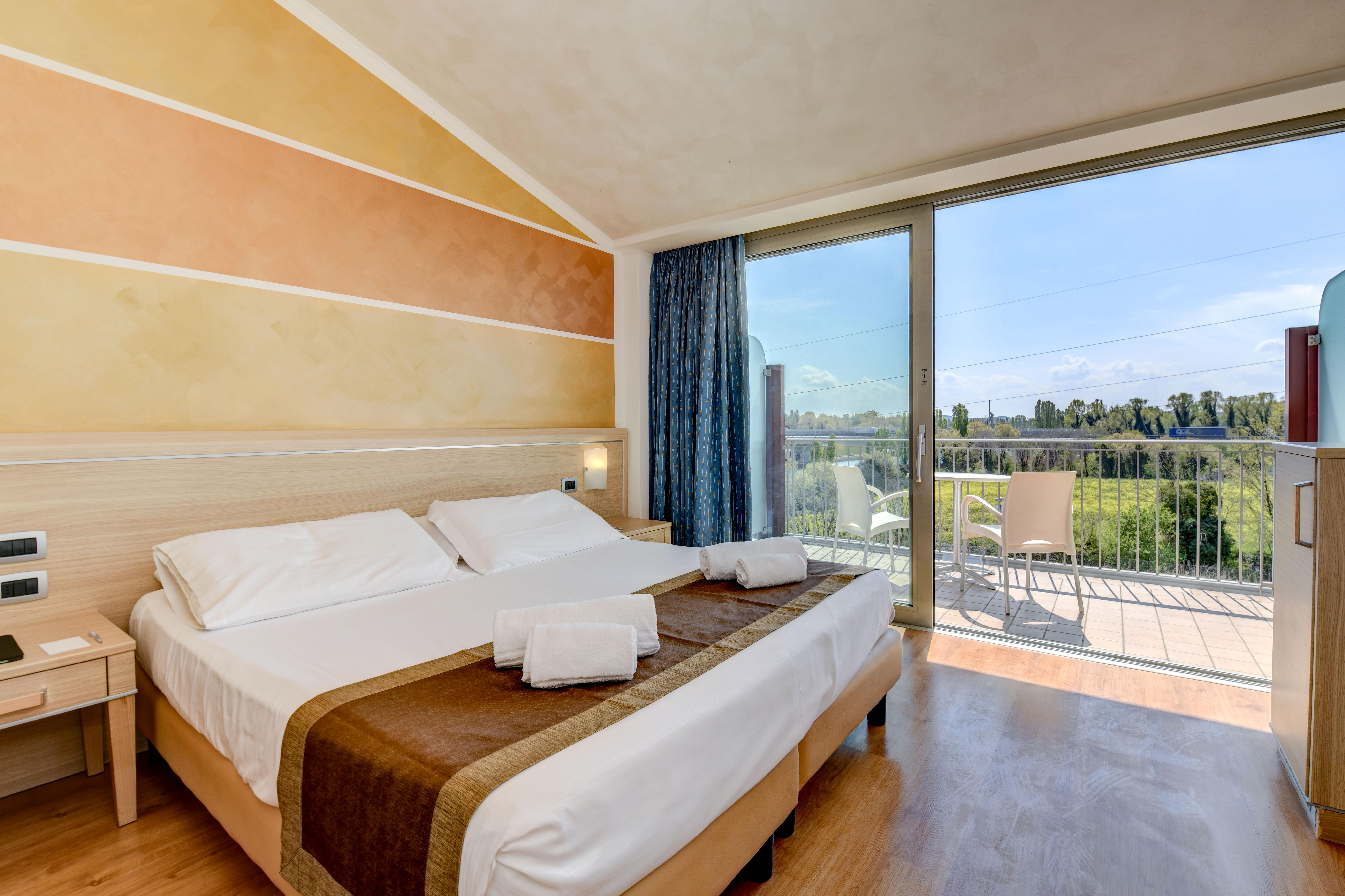 Hotel Rivus Пескьера-дель-Гарда Экстерьер фото