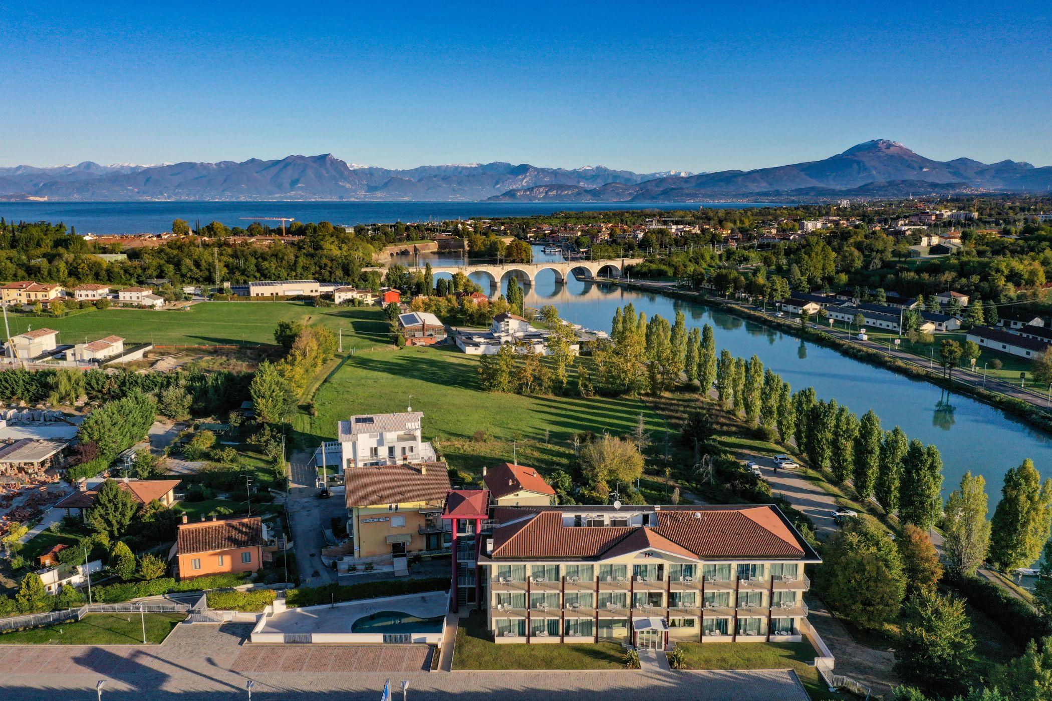 Hotel Rivus Пескьера-дель-Гарда Экстерьер фото