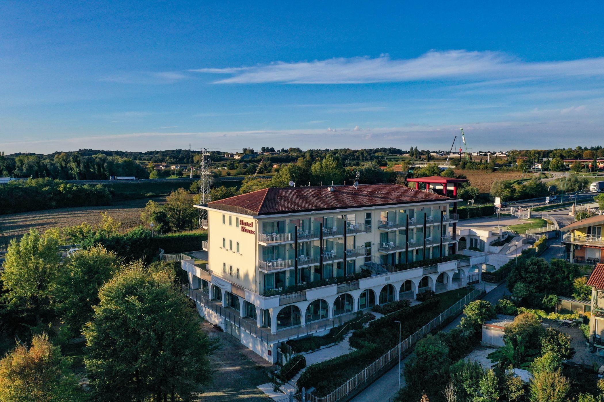 Hotel Rivus Пескьера-дель-Гарда Экстерьер фото