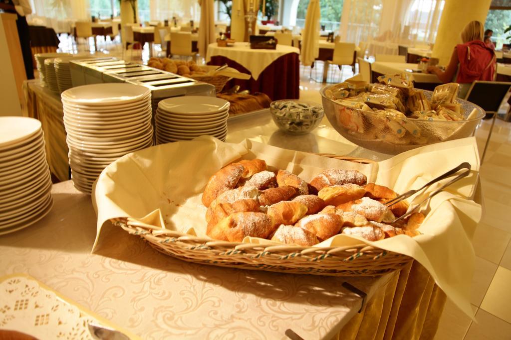 Hotel Rivus Пескьера-дель-Гарда Экстерьер фото