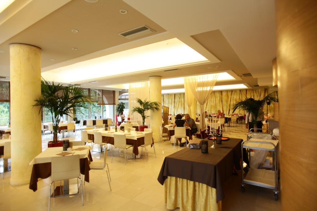 Hotel Rivus Пескьера-дель-Гарда Экстерьер фото