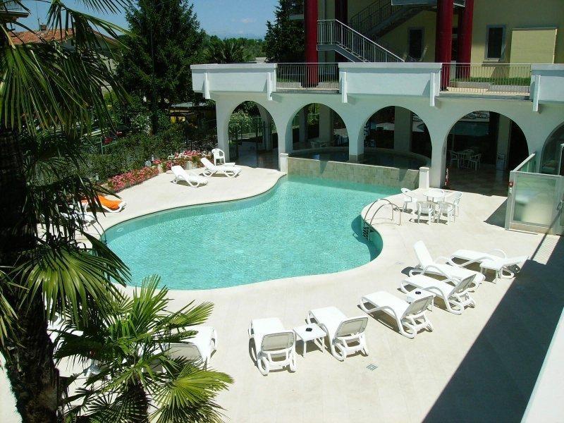 Hotel Rivus Пескьера-дель-Гарда Экстерьер фото